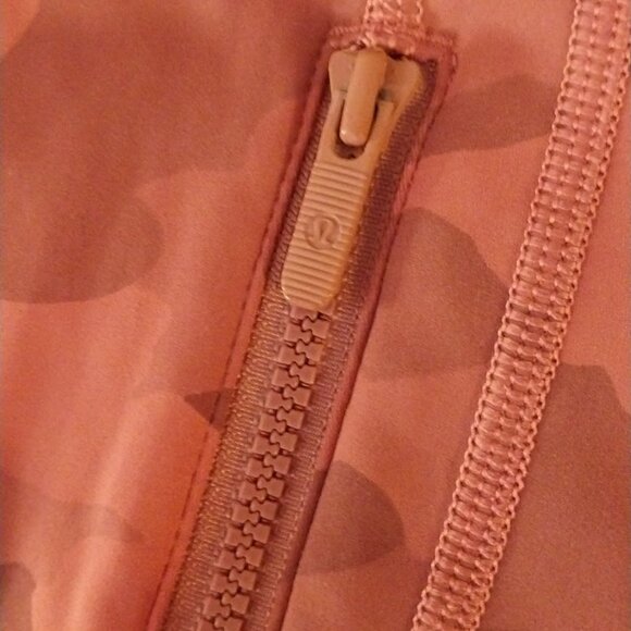 Lululemon Camo Rose Pink Multi Define Jacket, size 2 or XS - Picture 9 of 9